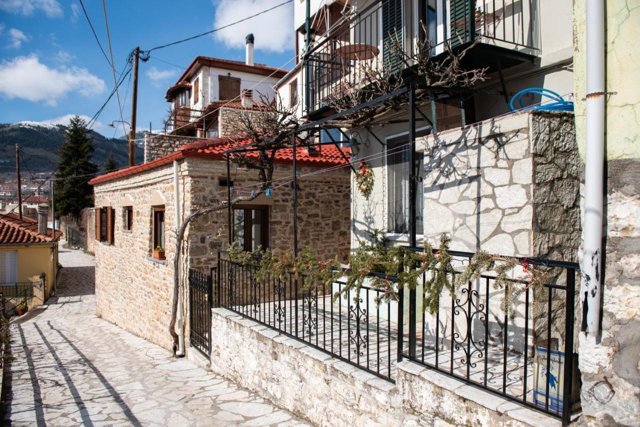 Το Πέτρινο Της Γιαγιάς Μαρίκας Lejlighed Karpenísion Eksteriør billede